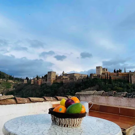 Charming With Alhambra View *